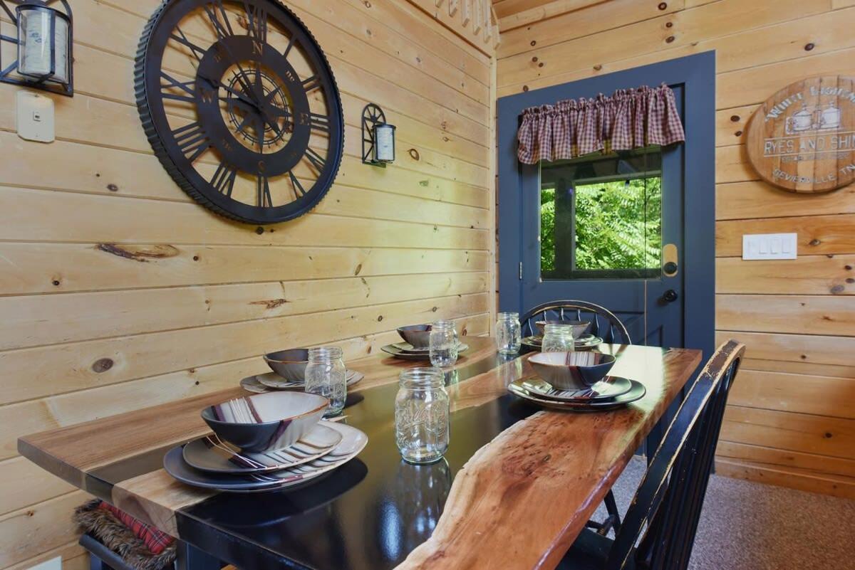 Ryes And Shine Bootlegger'S Cabin! Hot Tub* Pool* Arcade* Billiards *Ev * Pet Friendly Sevierville Bagian luar foto
