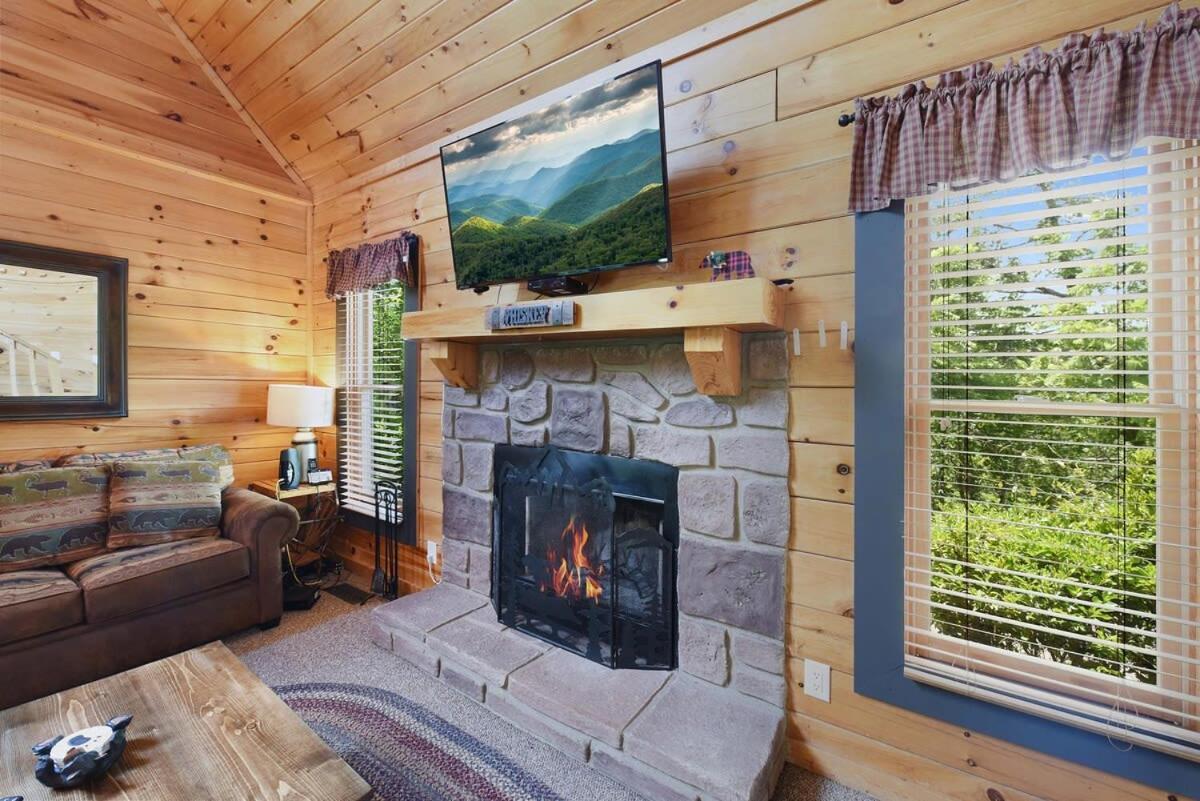Ryes And Shine Bootlegger'S Cabin! Hot Tub* Pool* Arcade* Billiards *Ev * Pet Friendly Sevierville Bagian luar foto
