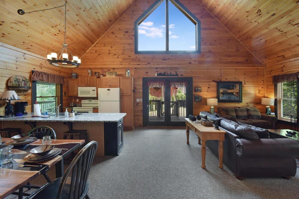 Ryes And Shine Bootlegger'S Cabin! Hot Tub* Pool* Arcade* Billiards *Ev * Pet Friendly Sevierville Bagian luar foto