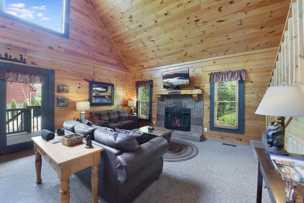 Ryes And Shine Bootlegger'S Cabin! Hot Tub* Pool* Arcade* Billiards *Ev * Pet Friendly Sevierville Bagian luar foto